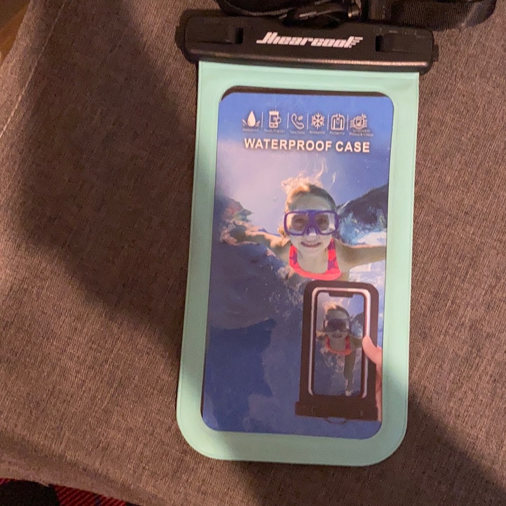 New waterproof case for cell phone